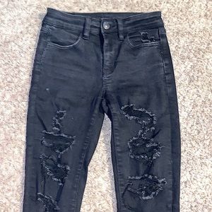 American Eagle hi-rise distressed jegging